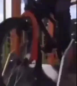 Велосипед на детской горке