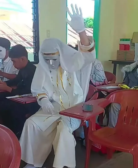 Таинственный ученик поднимает руку