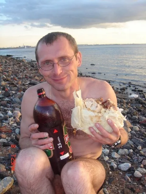 Пляжный обед с пивом