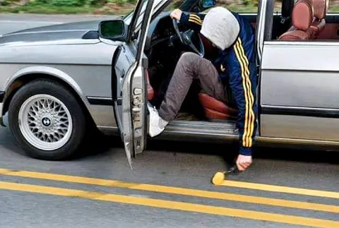Необычный выход из машины