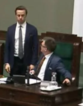 Мама сказала вести заседание