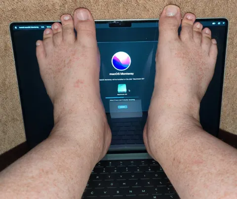 Feet Installing macOS Monterey
