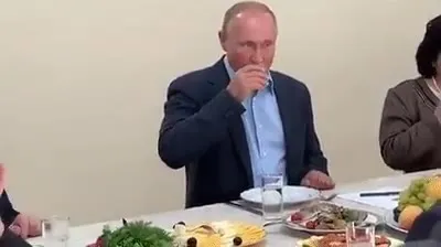 Путин выпивает за Telegram