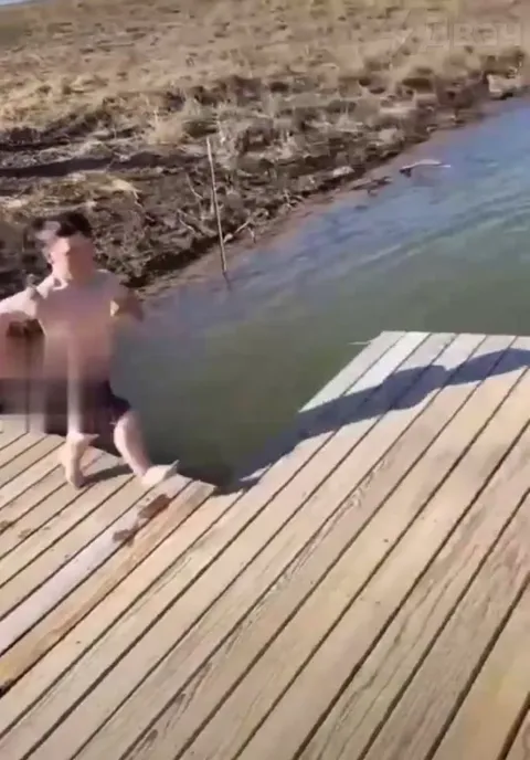 Прыжок в воду и кастрюля
