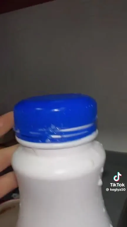 Бутылка молока не открывается