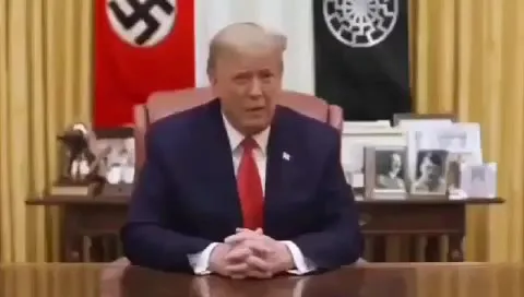 Трамп выступает в кабинете