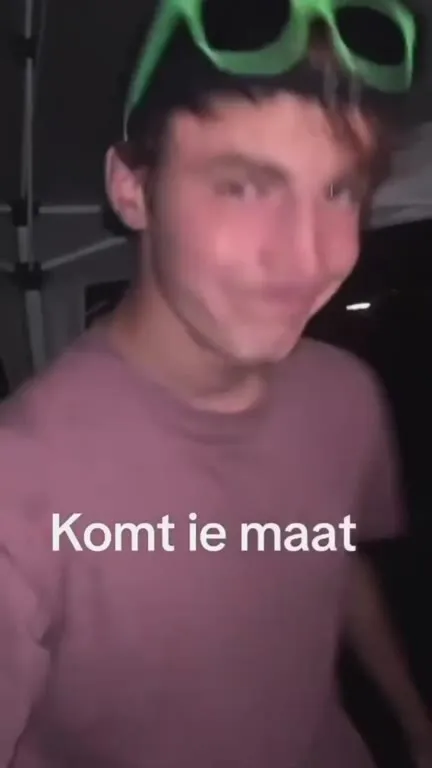 Komt ie maat side-eye
