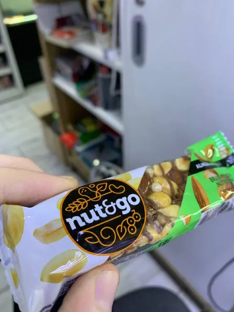 Nutgo Snack in Hand