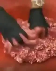 Гигантский кебаб под эпичную музыку