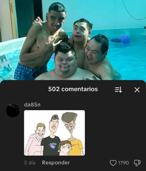 Los amigos en la piscina
